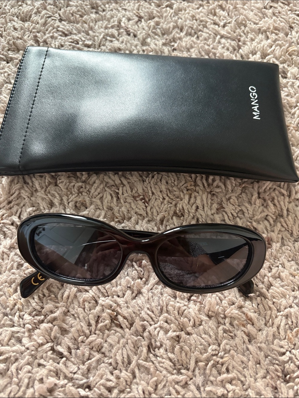 Mango Oval Sunglasses with Case